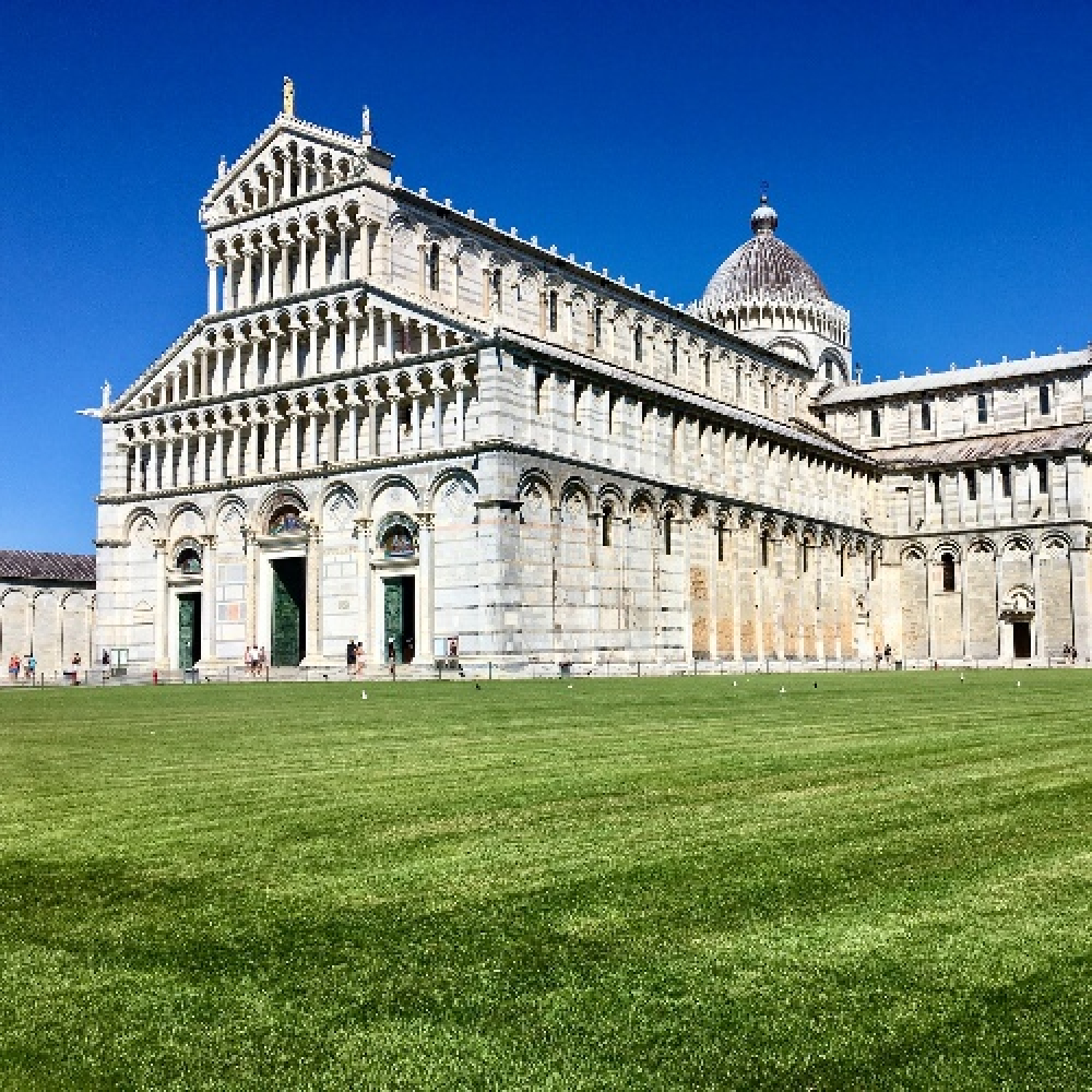 Superbe exemple d'architecture romane