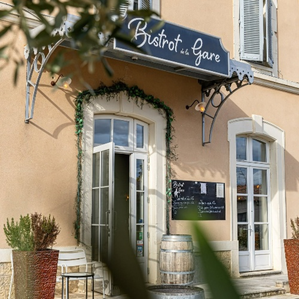 Brasserie provençale en gare authentique